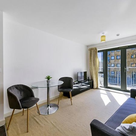 Luxe 1 Bed Flat 5 Mins To Stratford - Free Parking Appartement Londen Buitenkant foto