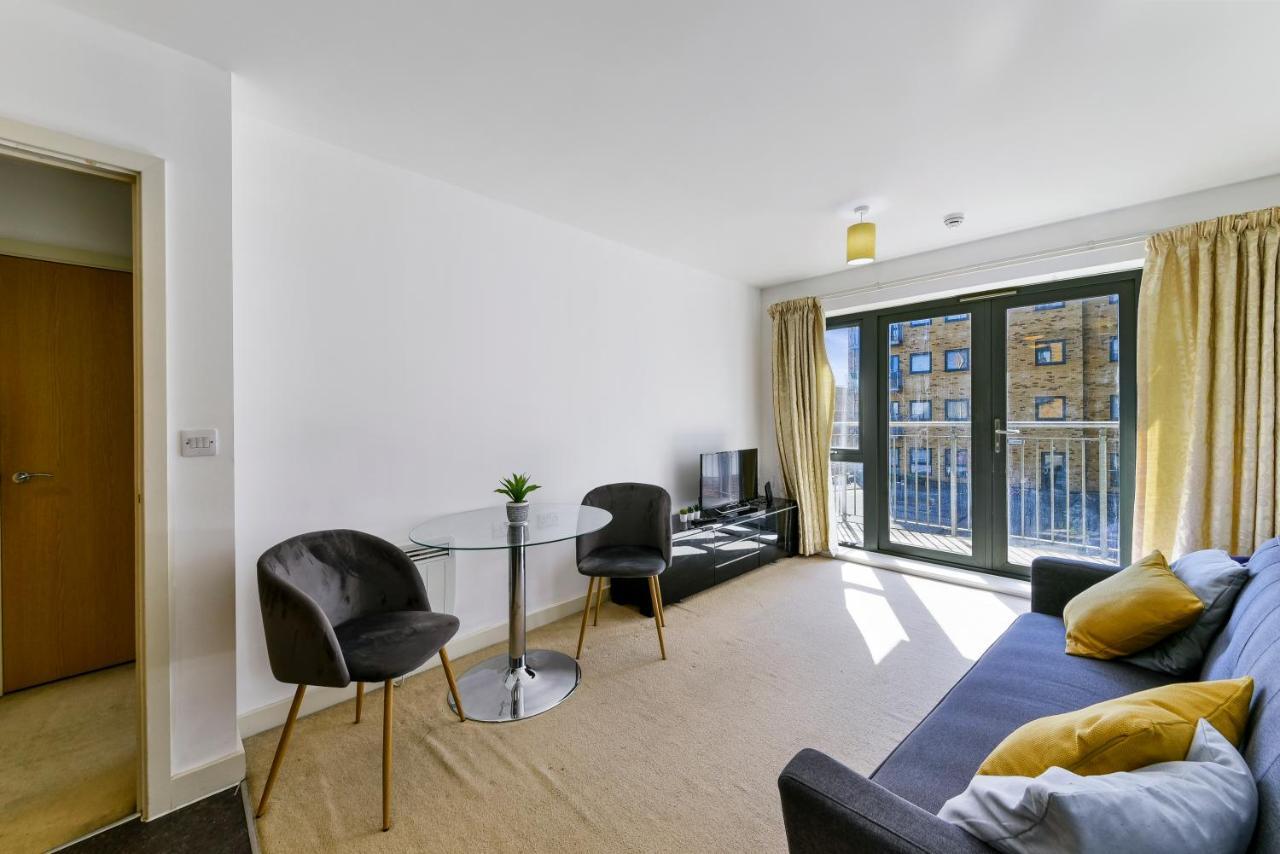 Luxe 1 Bed Flat 5 Mins To Stratford - Free Parking Appartement Londen Buitenkant foto