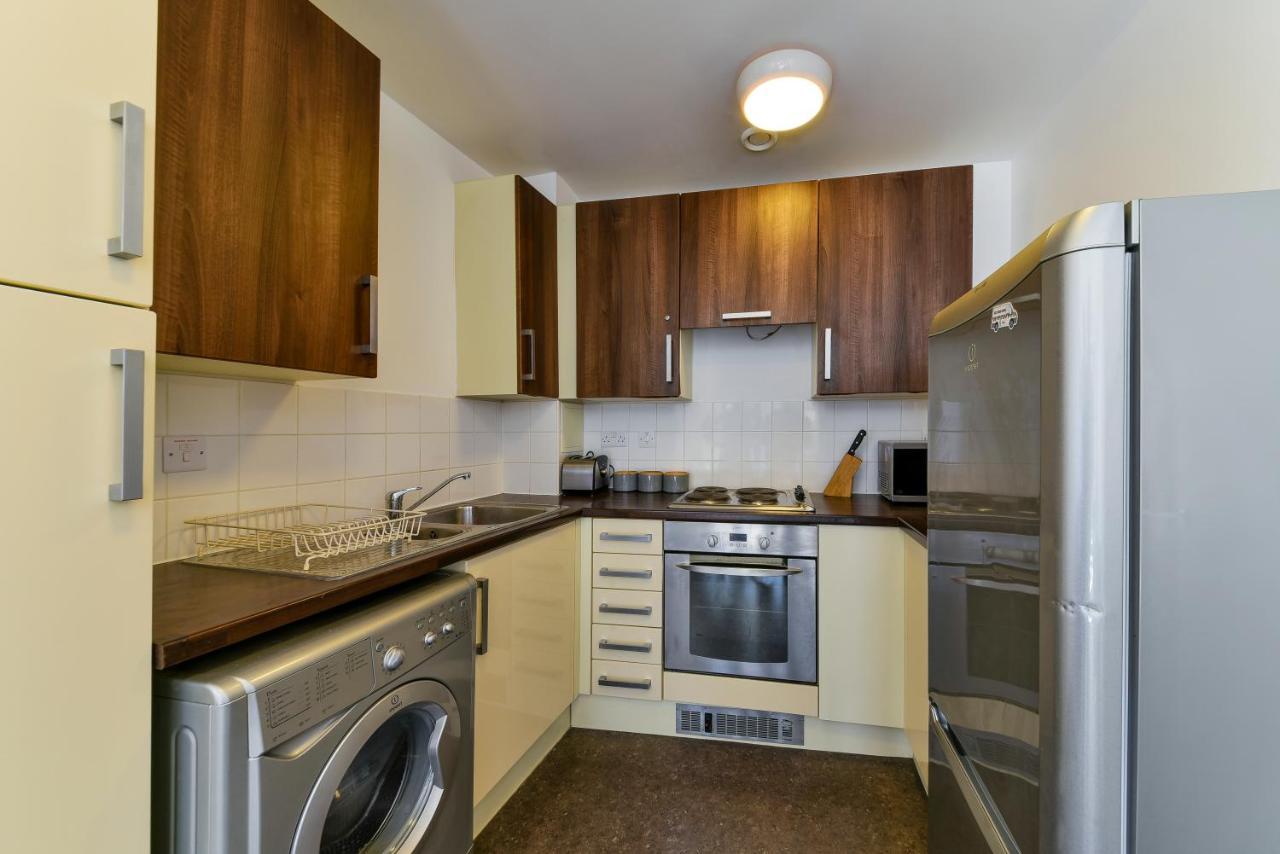 Luxe 1 Bed Flat 5 Mins To Stratford - Free Parking Appartement Londen Buitenkant foto