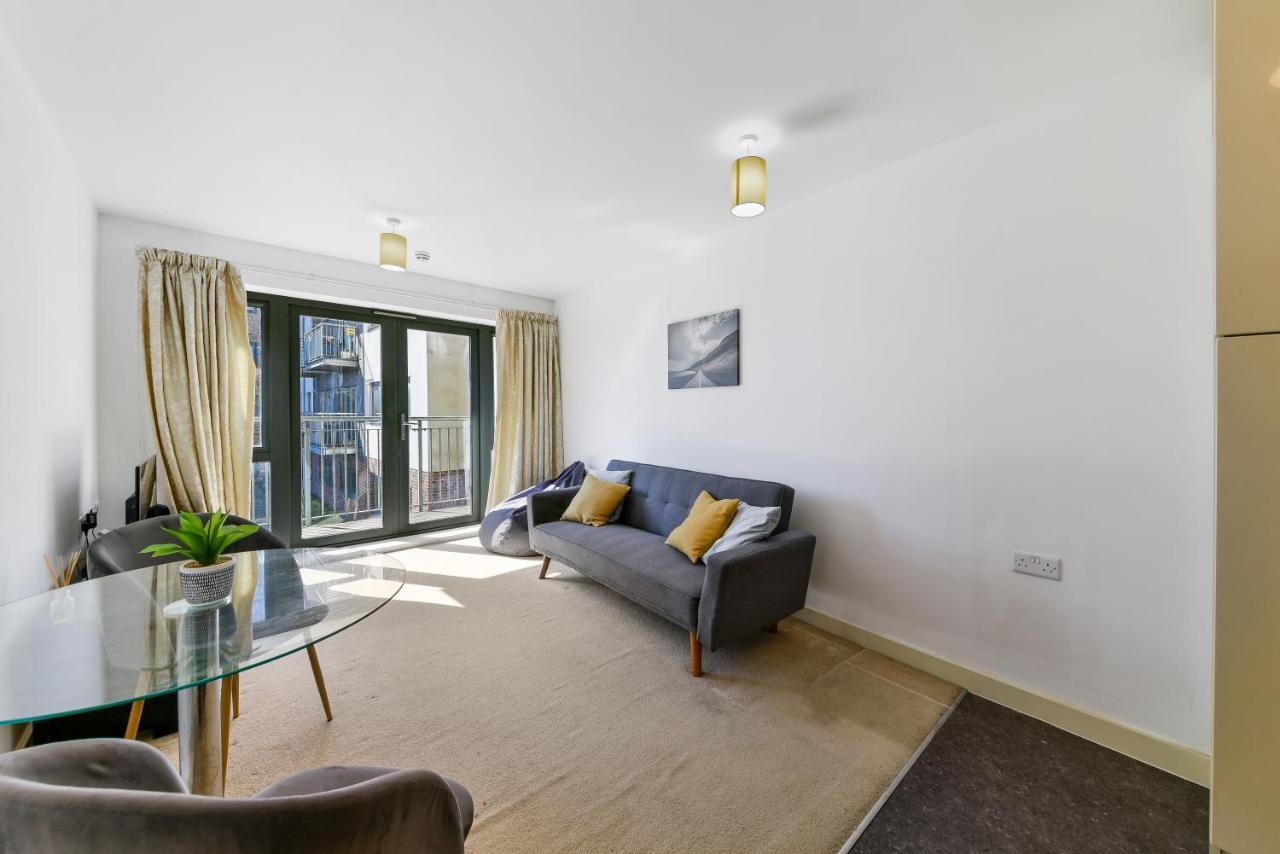 Luxe 1 Bed Flat 5 Mins To Stratford - Free Parking Appartement Londen Buitenkant foto